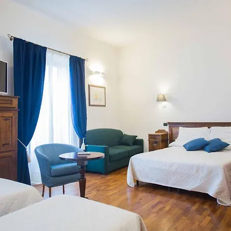 La Piazzetta 3*