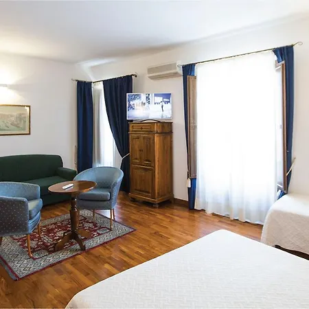 La Piazzetta Hotel 3*