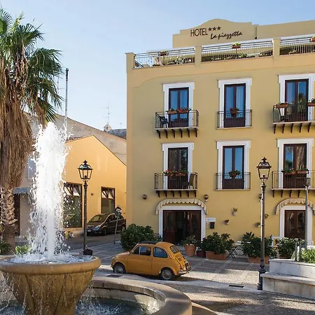La Piazzetta 3*